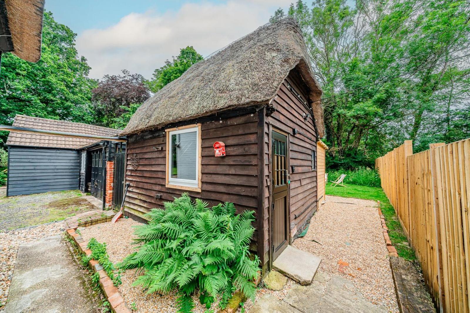 Cozy Cottage With Hot Tub! Cadnam Extérieur photo